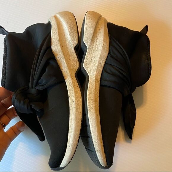 Zara black Girls Sock Sneaker pull on boots with ties Size -33 (US 1-1.5) - Picture 3 of 12